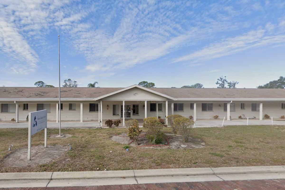 Tarpon Bayou Center photo 1