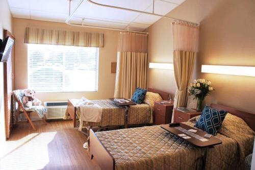 Windsor Woods Rehab and Healthcare Center photo 2