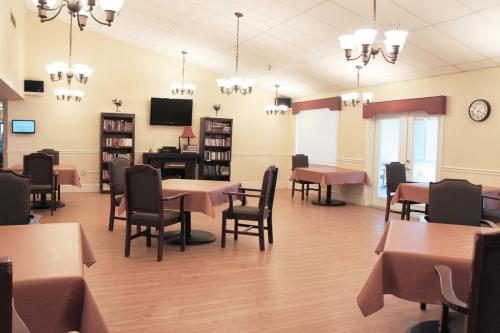 Windsor Woods Rehab and Healthcare Center photo 4