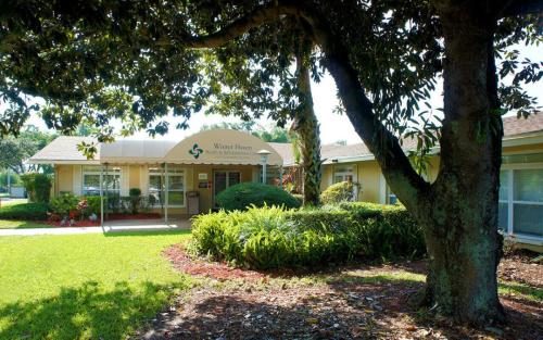 Winter Haven Health and Rehabilitation Center photo 1