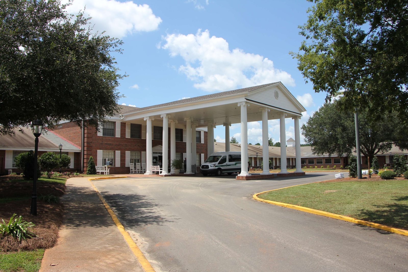 Magnolia Manor of Columbus Assisted Living photo 1