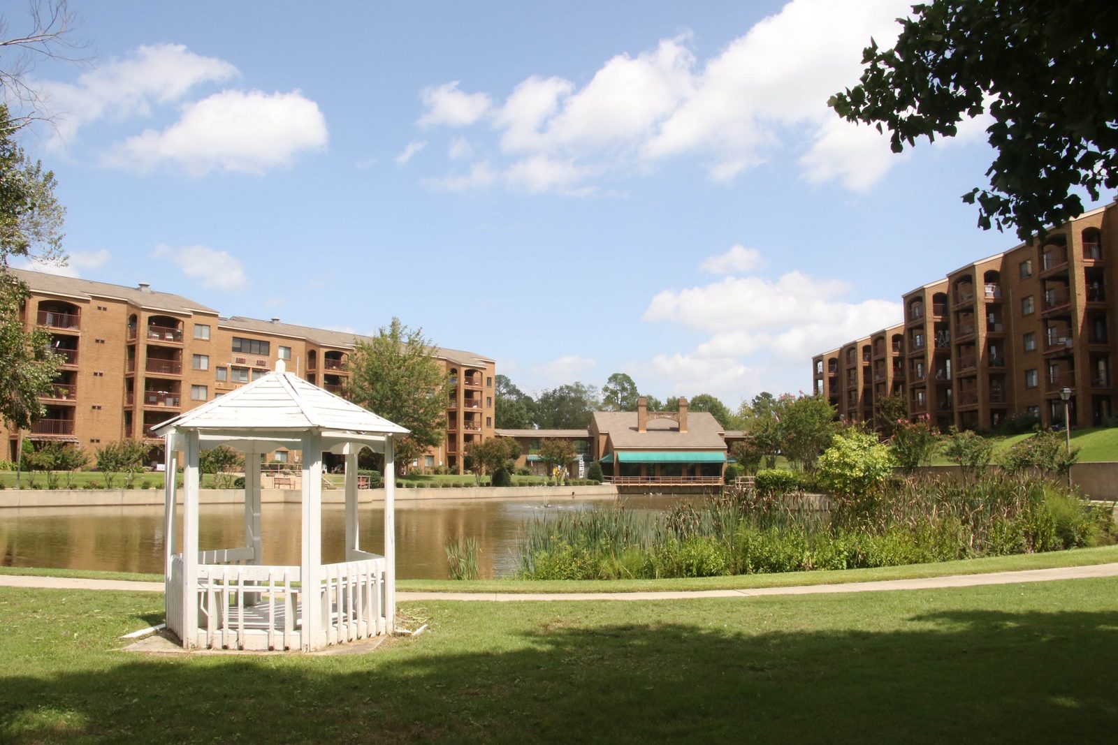 Magnolia Manor of Columbus Assisted Living photo 3