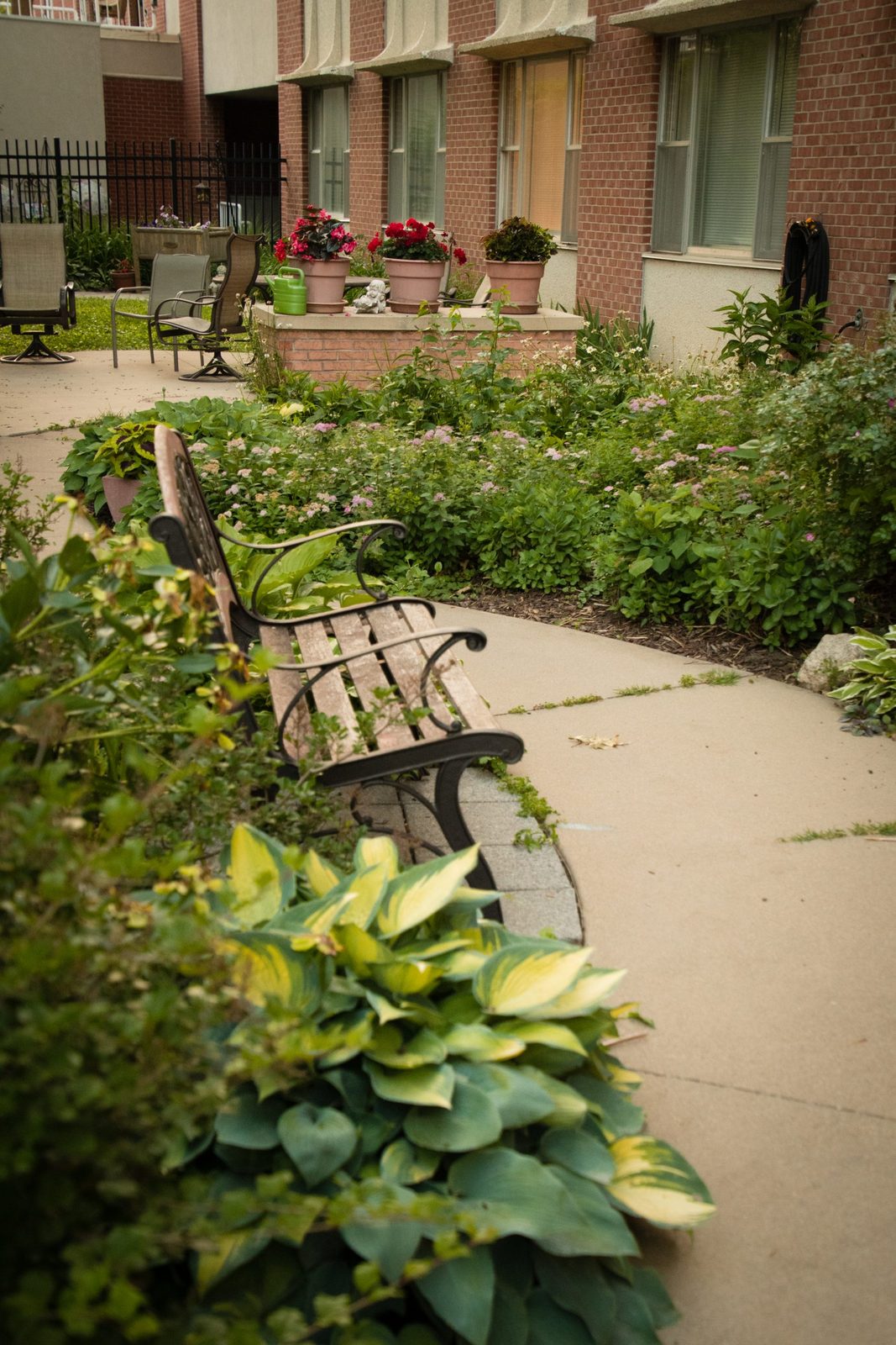 Calvin Manor photo 2