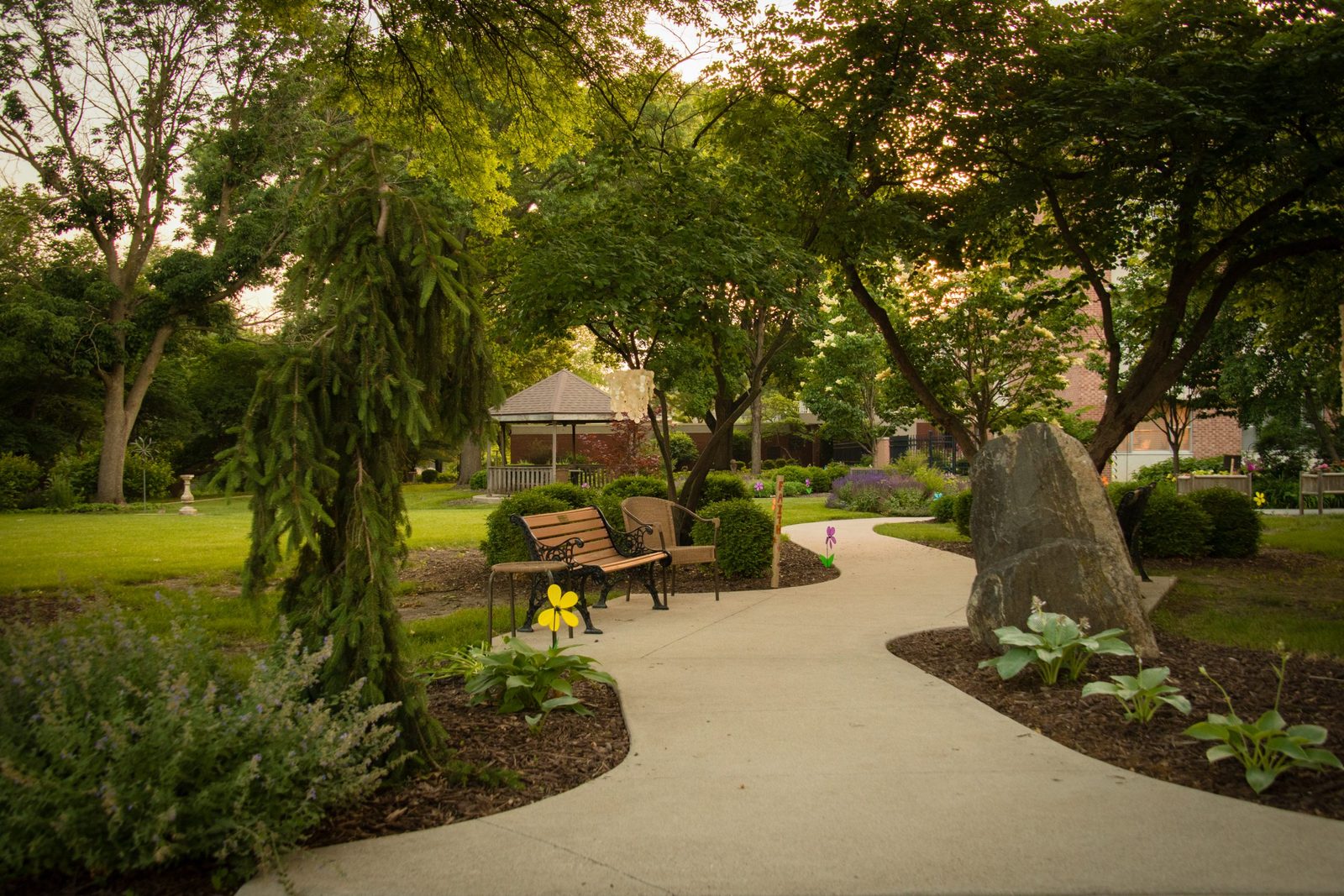 Calvin Manor photo 4