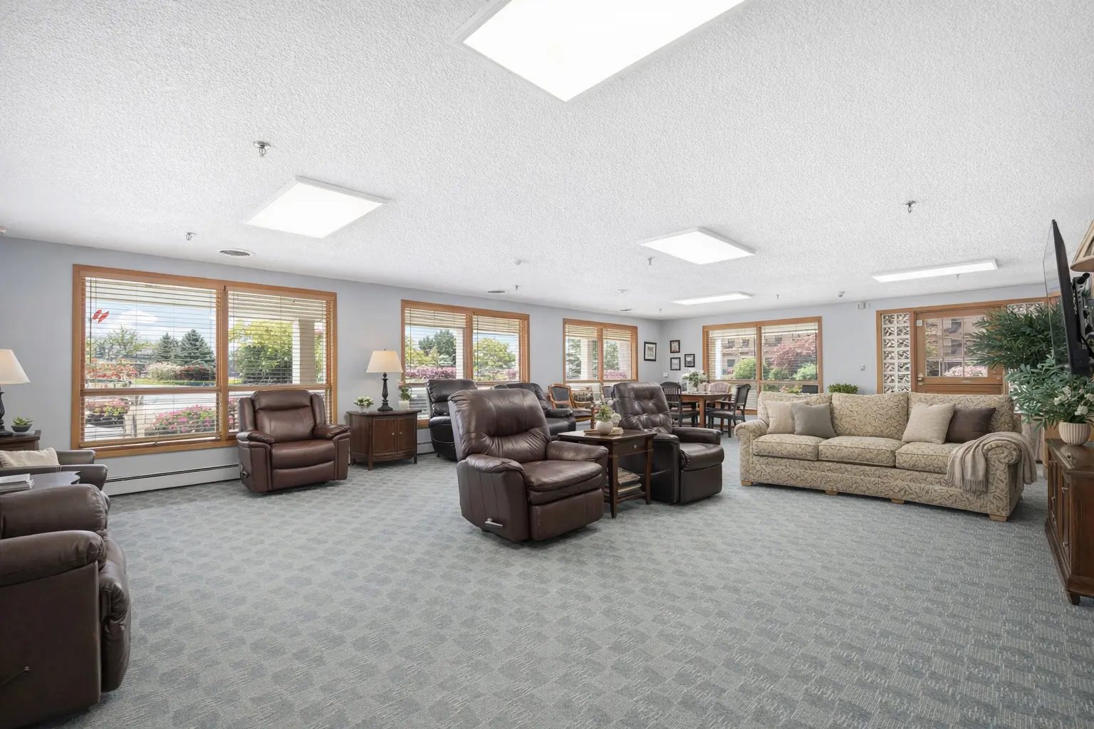 Oakwood Care Center photo 2