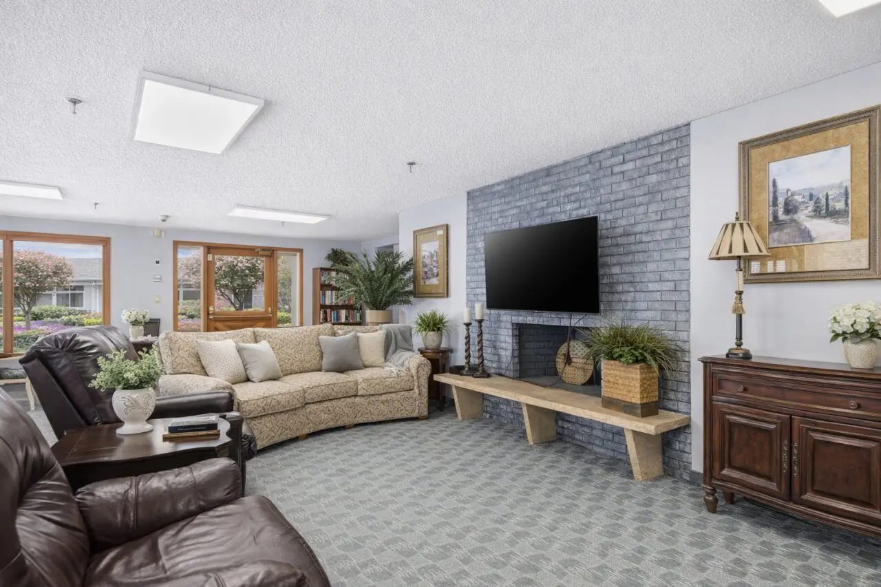 Oakwood Care Center photo 4