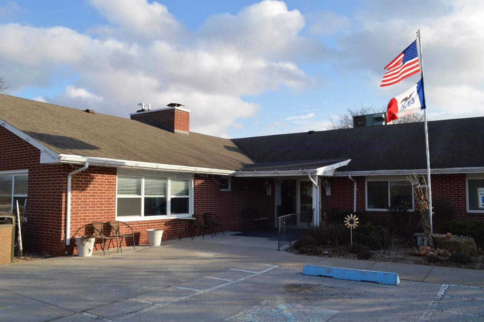 Oakwood Nursing & Rehab Center photo 1