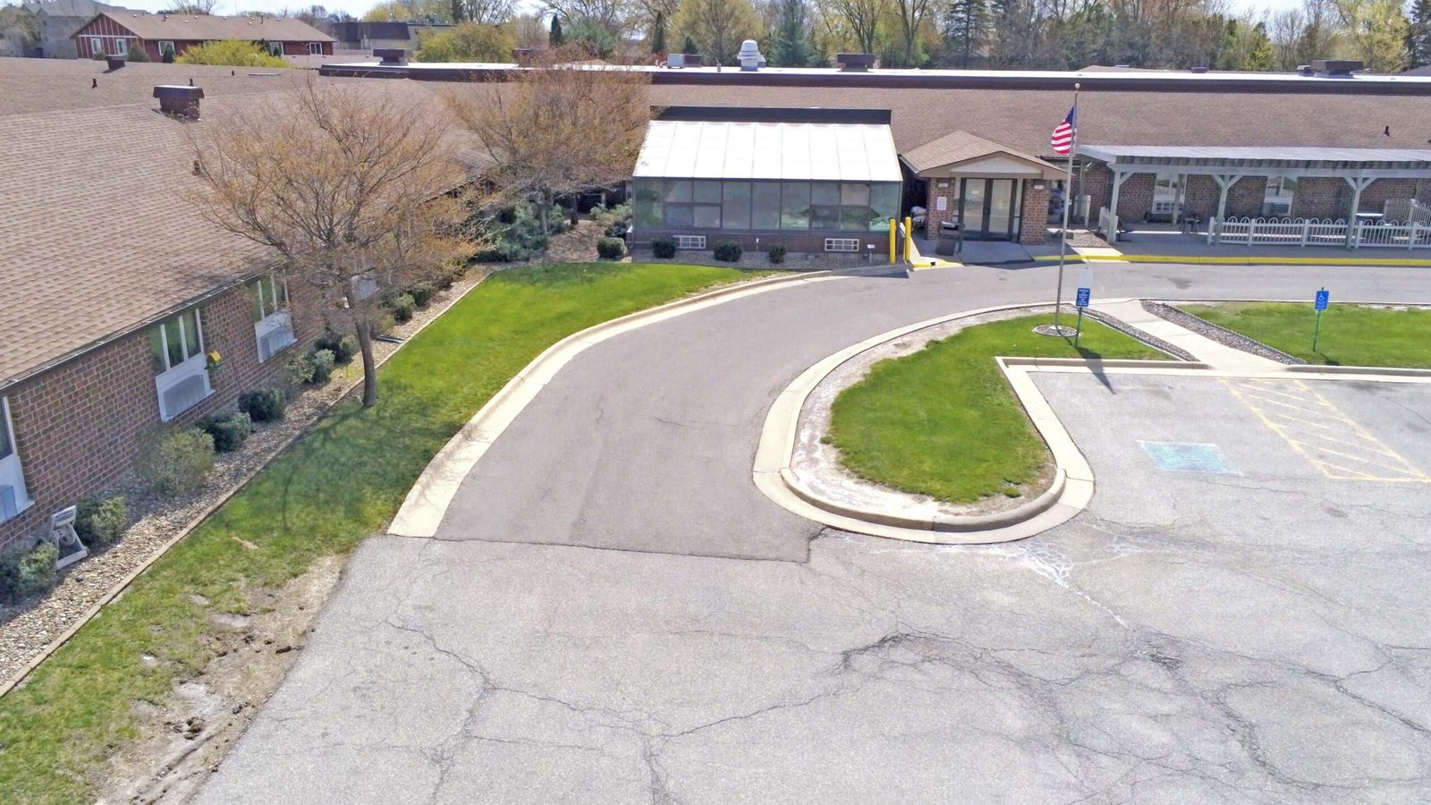 Ravenwood Nursing & Rehab Center photo 1