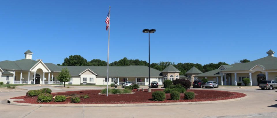 River Hills Village In Keokuk photo 2