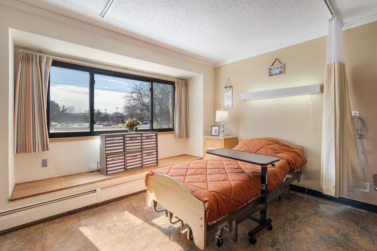 Royal Oaks Nursing and Rehabilitation Center photo 4
