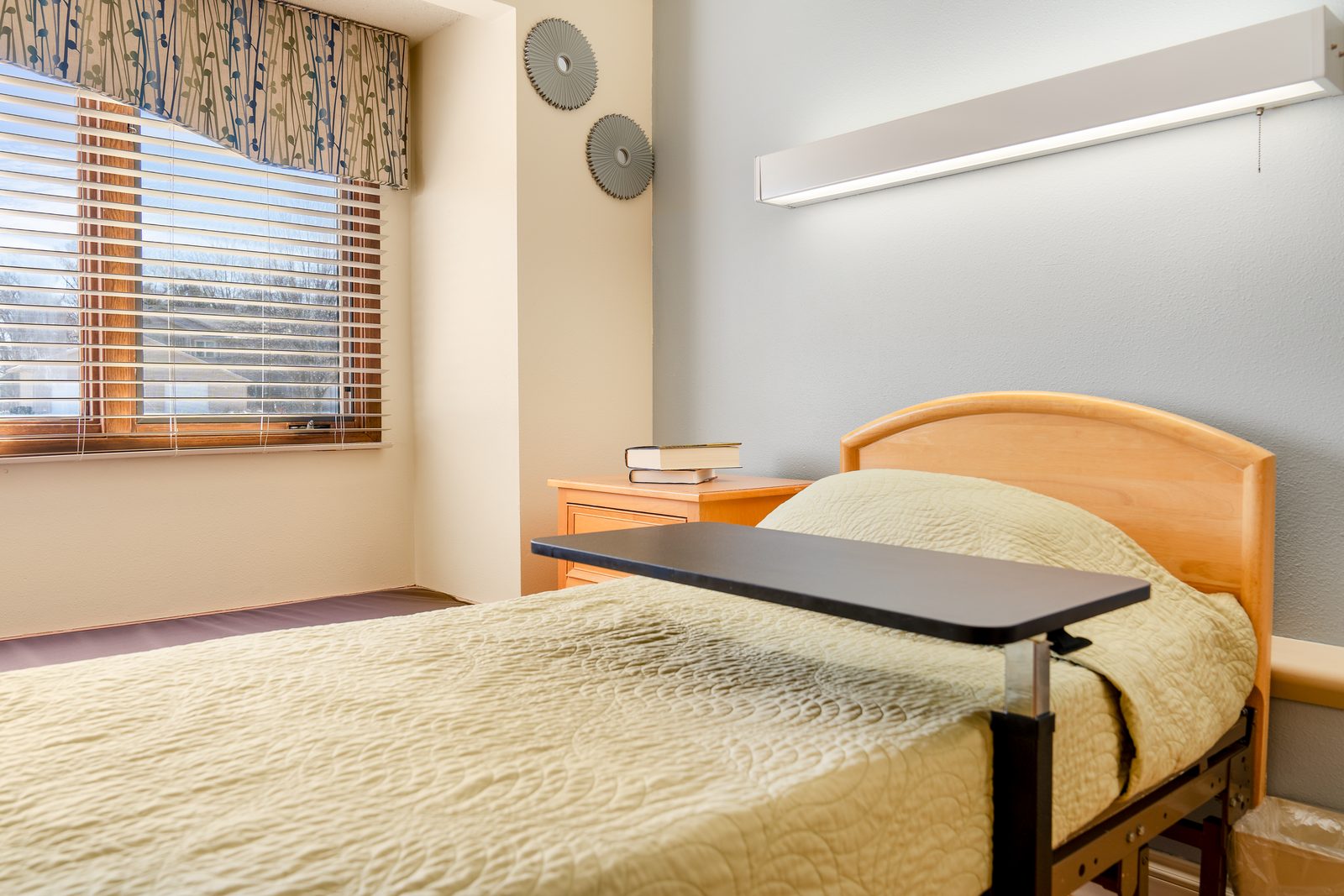 Royal Oaks Nursing and Rehabilitation Center photo 6