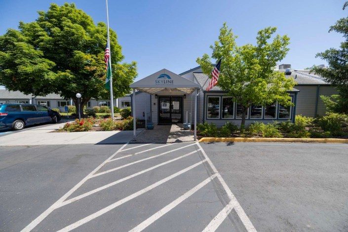 Skyline Transitional Care Center photo 4