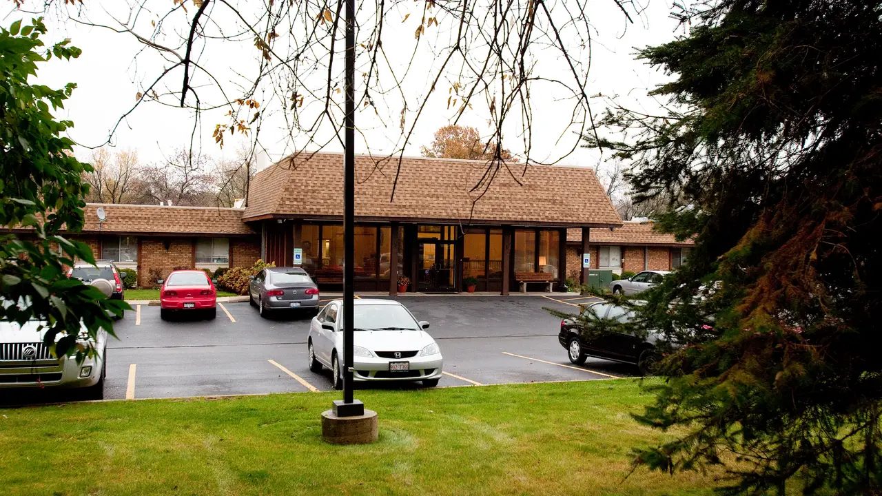 Crystal Pines Rehab & Healthcare Center photo 3
