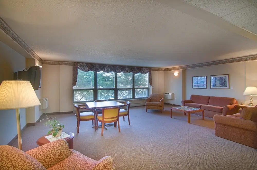 Senior Suites of Garfield Ridge photo 3