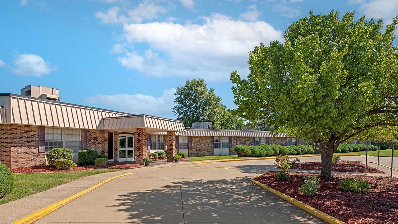 Lakeland Rehab & Healthcare Center photo 4