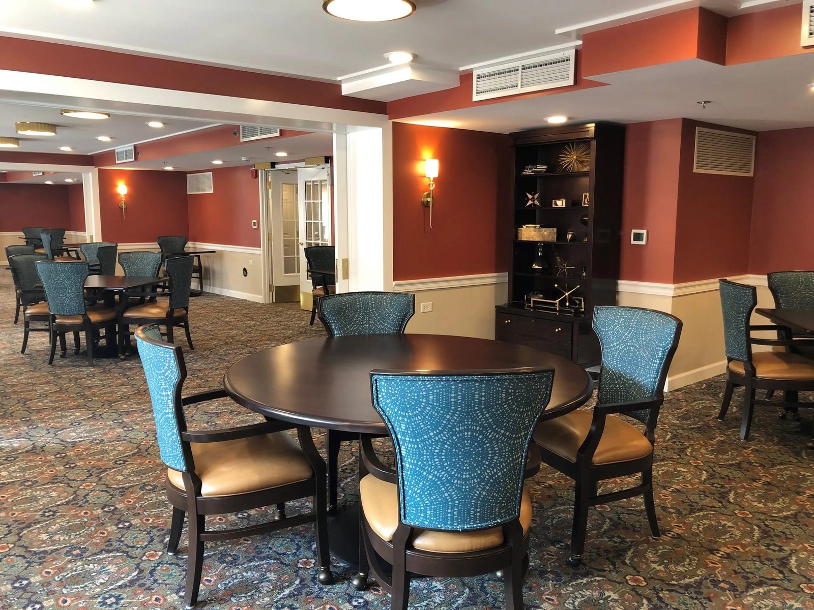 Lincolnwood Place photo 3