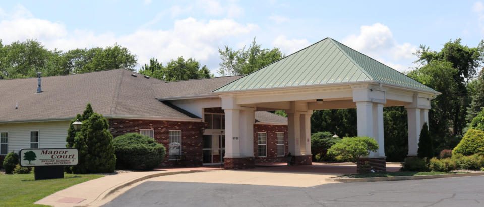 Manor Court Of Peoria photo 1