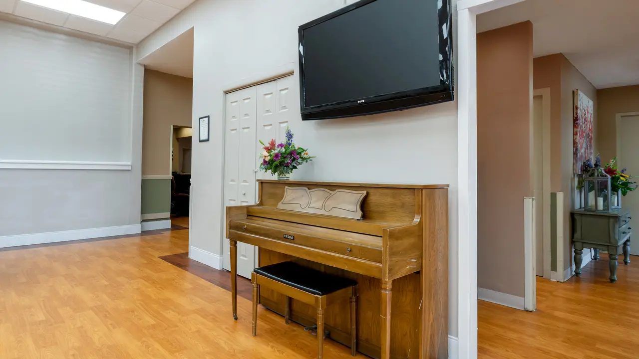 Metropolis Nursing & Rehab Center photo 2