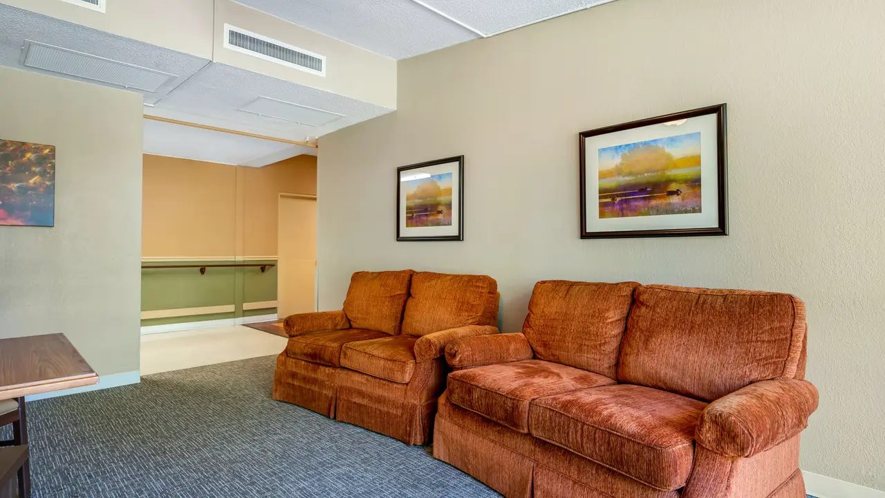 Metropolis Nursing & Rehab Center photo 3