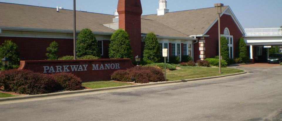 Parkway Manor photo 1