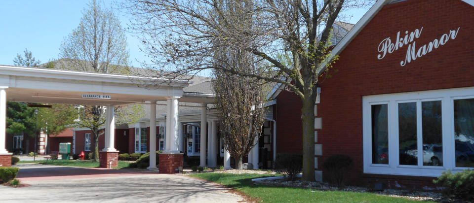 Pekin Manor photo 1