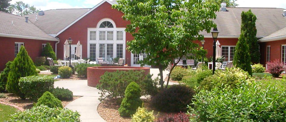 Pittsfield Manor photo 2