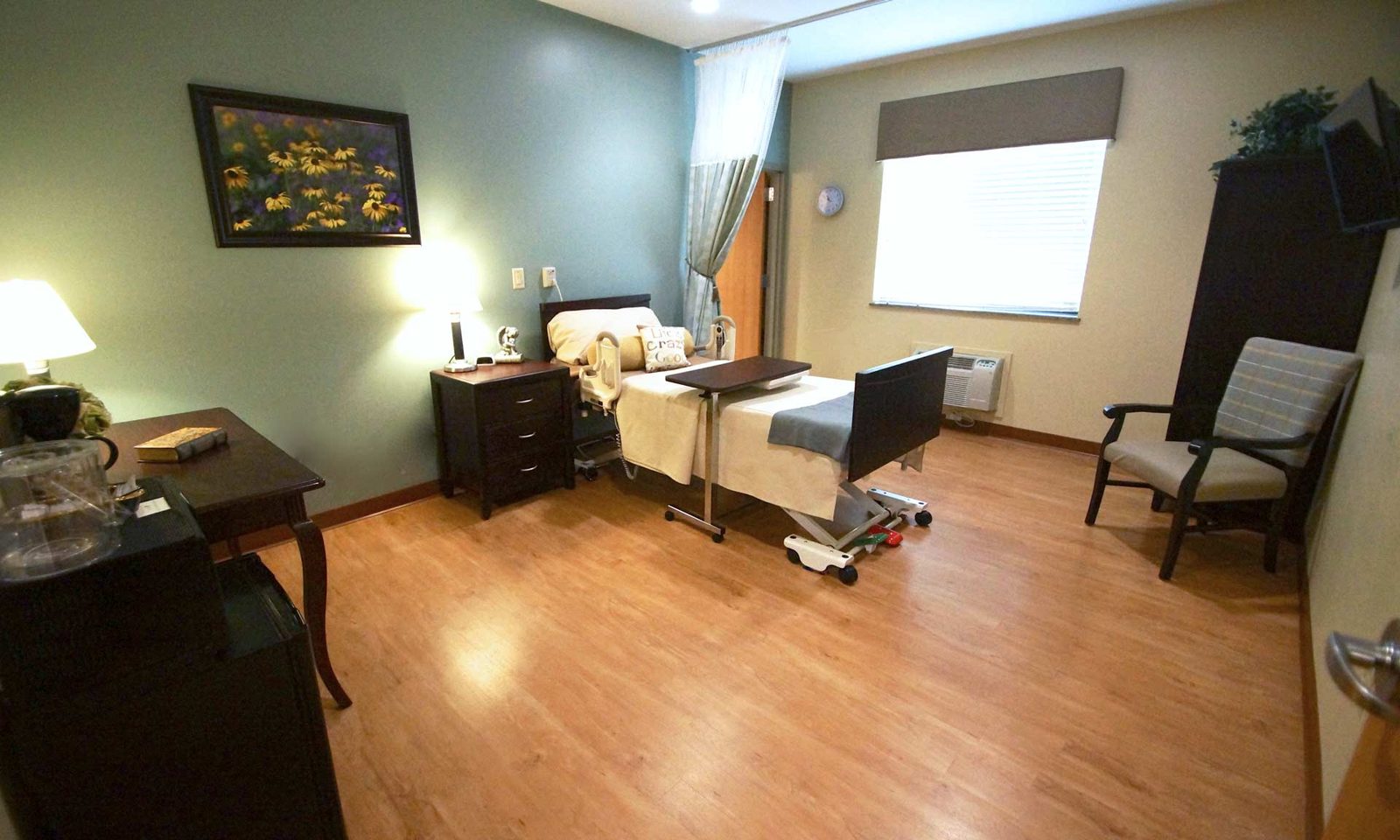 White Hall Nursing & Rehab Center photo 2
