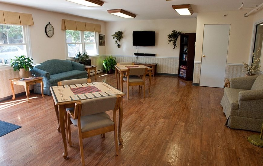 Glenbrook Rehabilitation & Skilled Nursing Center photo 4