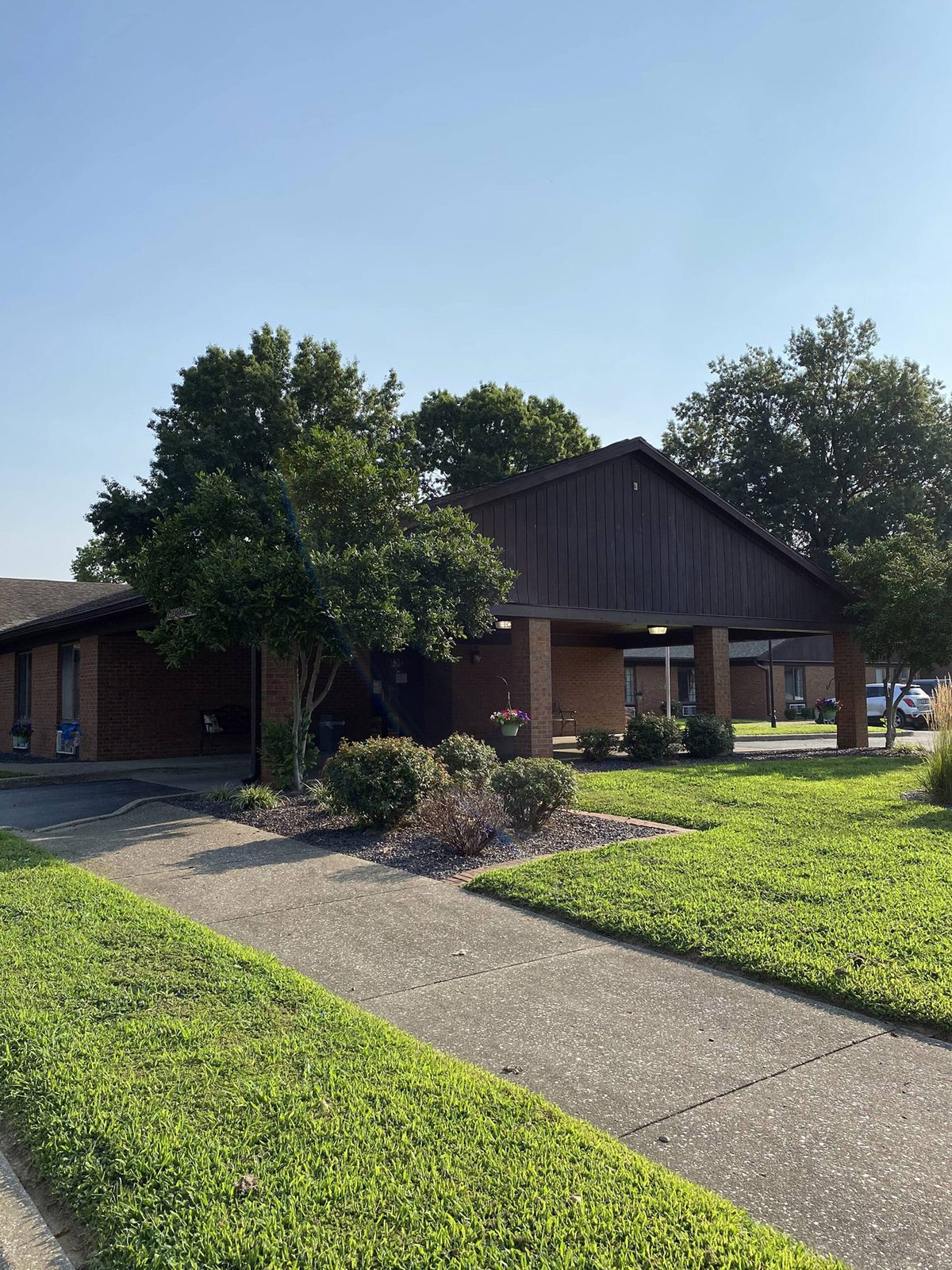 Brickyard Healthcare - Brentwood Care Center photo 5