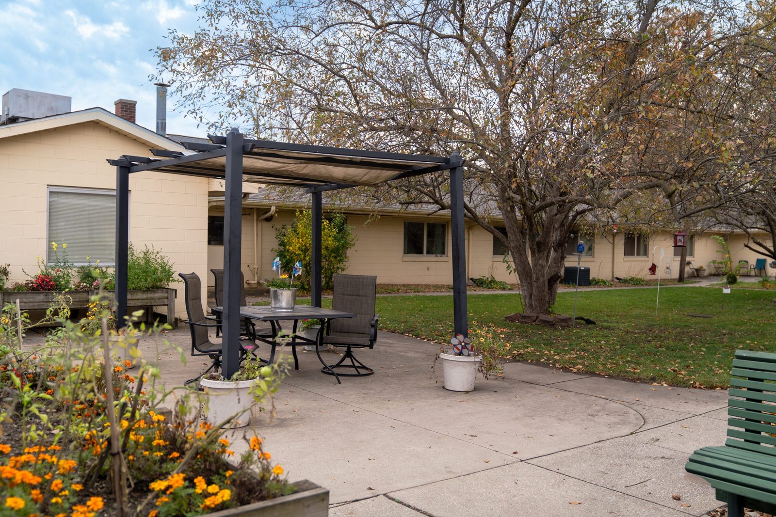 Warsaw Meadows Care Center photo 1
