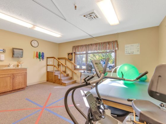 Parkview Heights Nursing and Rehabilitation Center photo 15