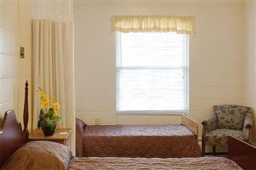 Park Grove Nursing and Rehabilitation Center photo 5