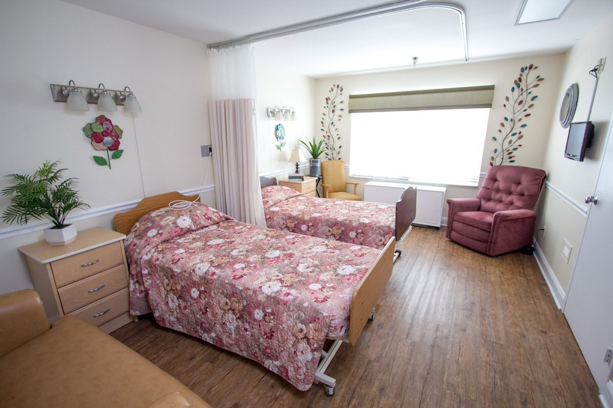 Mayfair Manor photo 2
