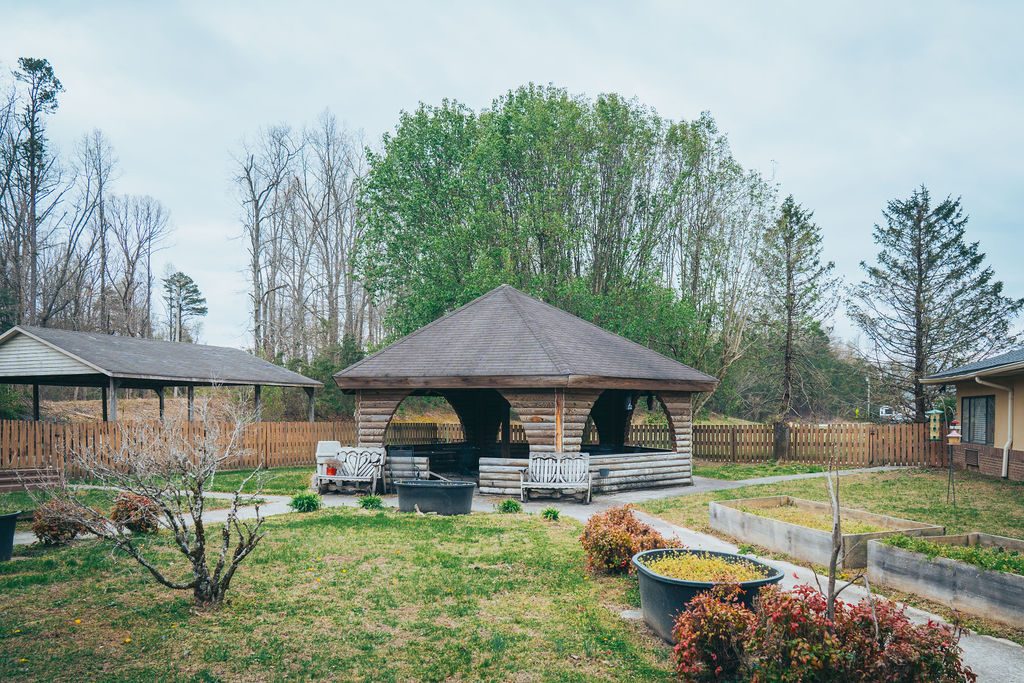 Signature Healthcare of McCreary County Rehab and photo 1