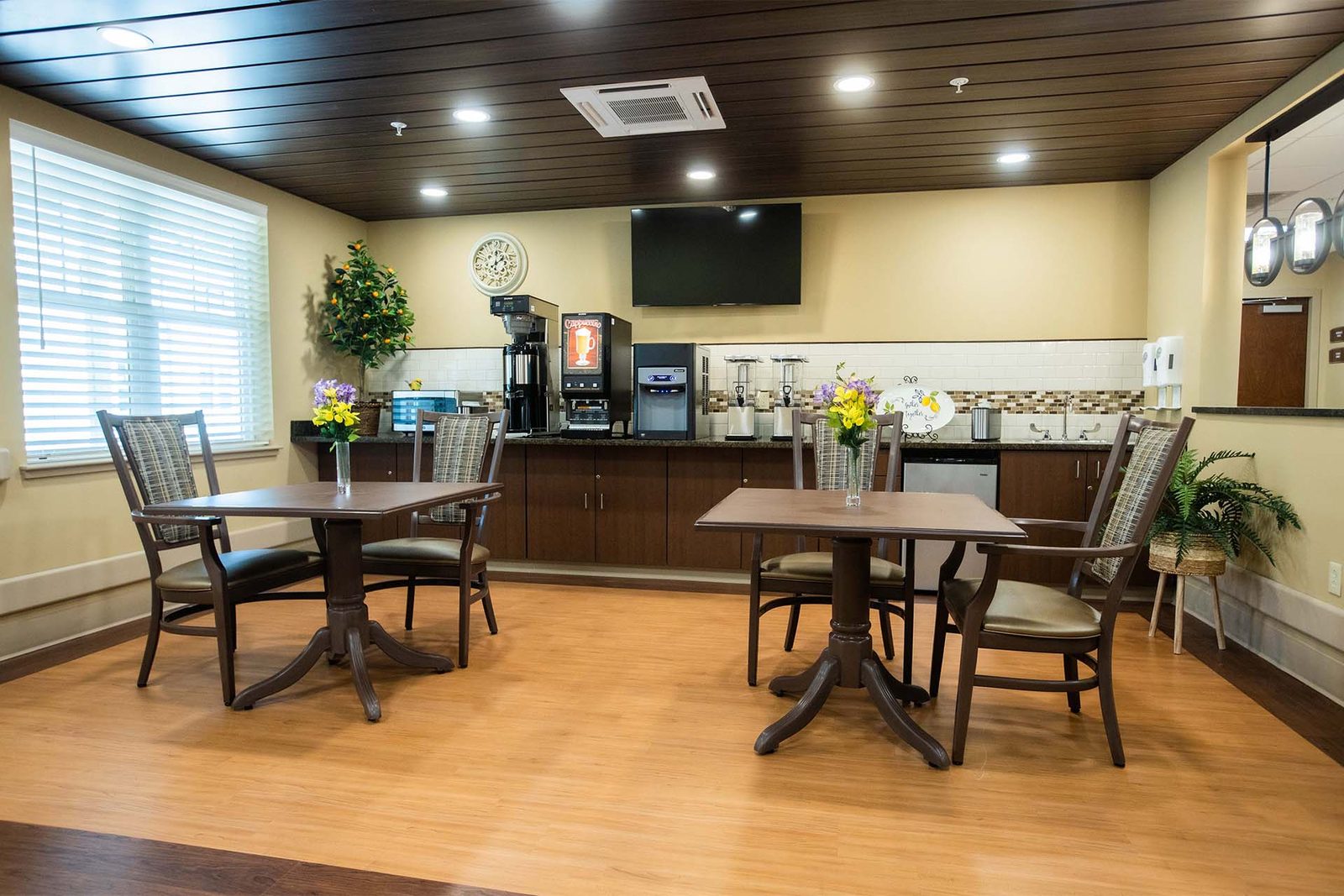 Greenbriar Nursing Convalescent Center photo 10