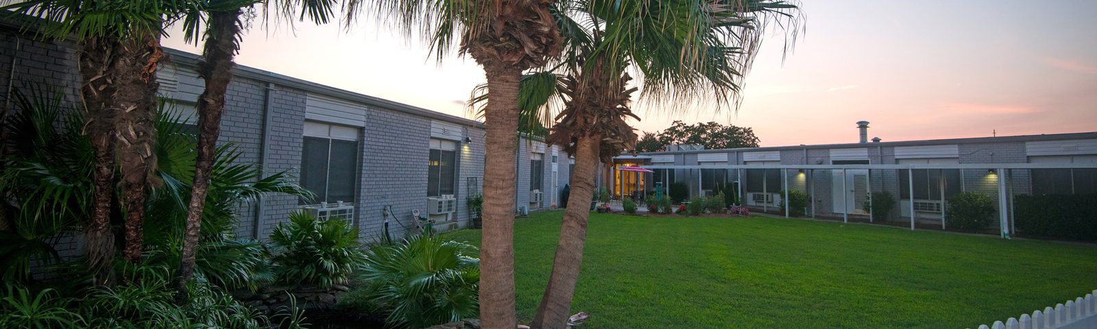 Metairie Healthcare Center photo 1
