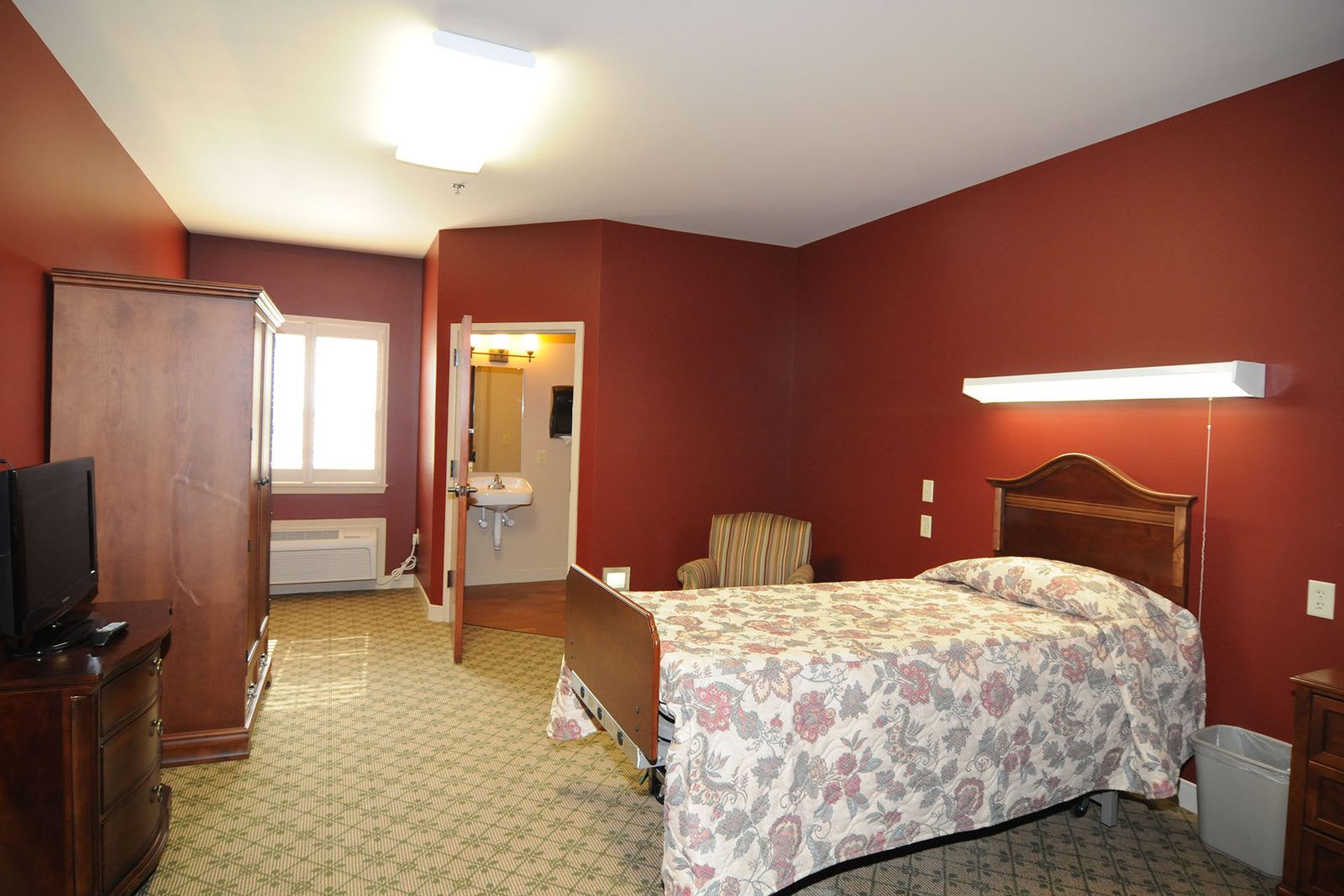 Ridgecrest Rehab & Rtr. Center. 1 photo 5
