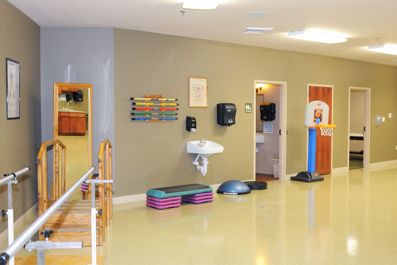 Ridgecrest Rehab & Rtr. Center. 1 photo 6