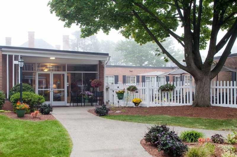 Renaissance Manor on Cabot photo 2