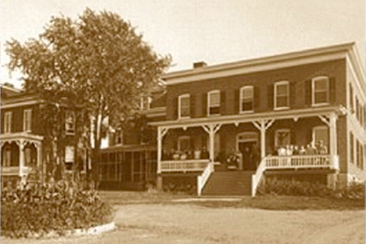 Fahrney-Keedy Memorial Home photo 8