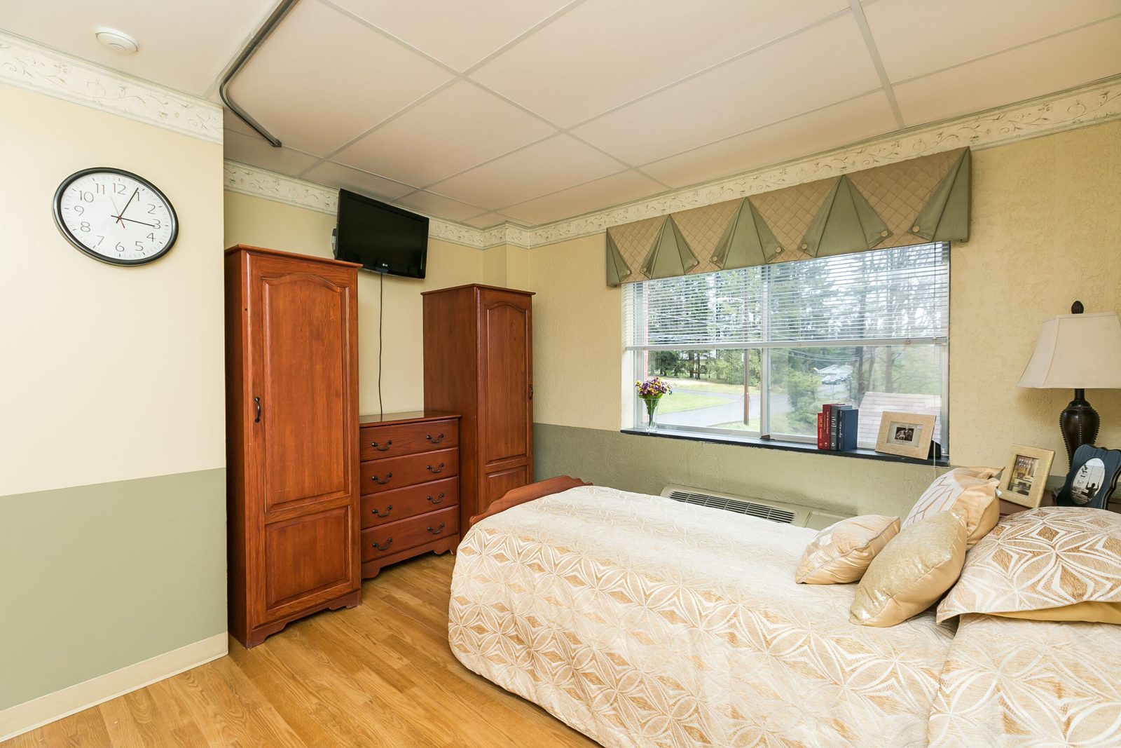Oakland Nursing & Rehabilitation Center photo 1