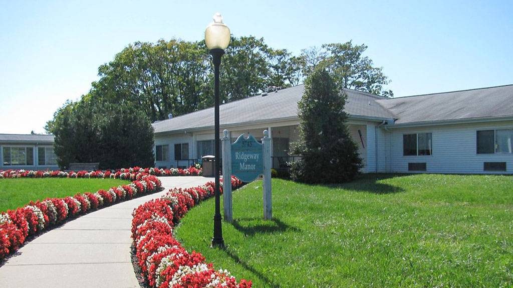 Ridgeway Manor Nursing & Rehabilitation Center photo 4