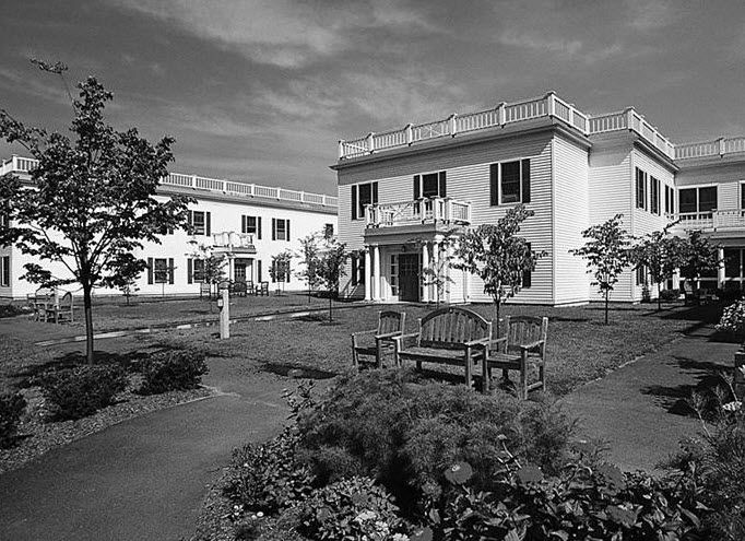 Harbor Hill Center
