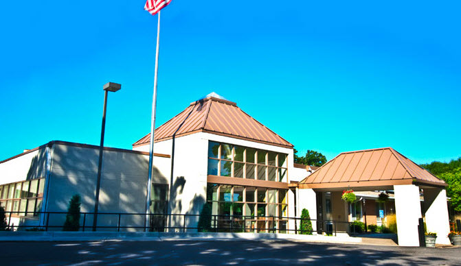 Golden Livingcenter - Hillcrest Of Wayzata