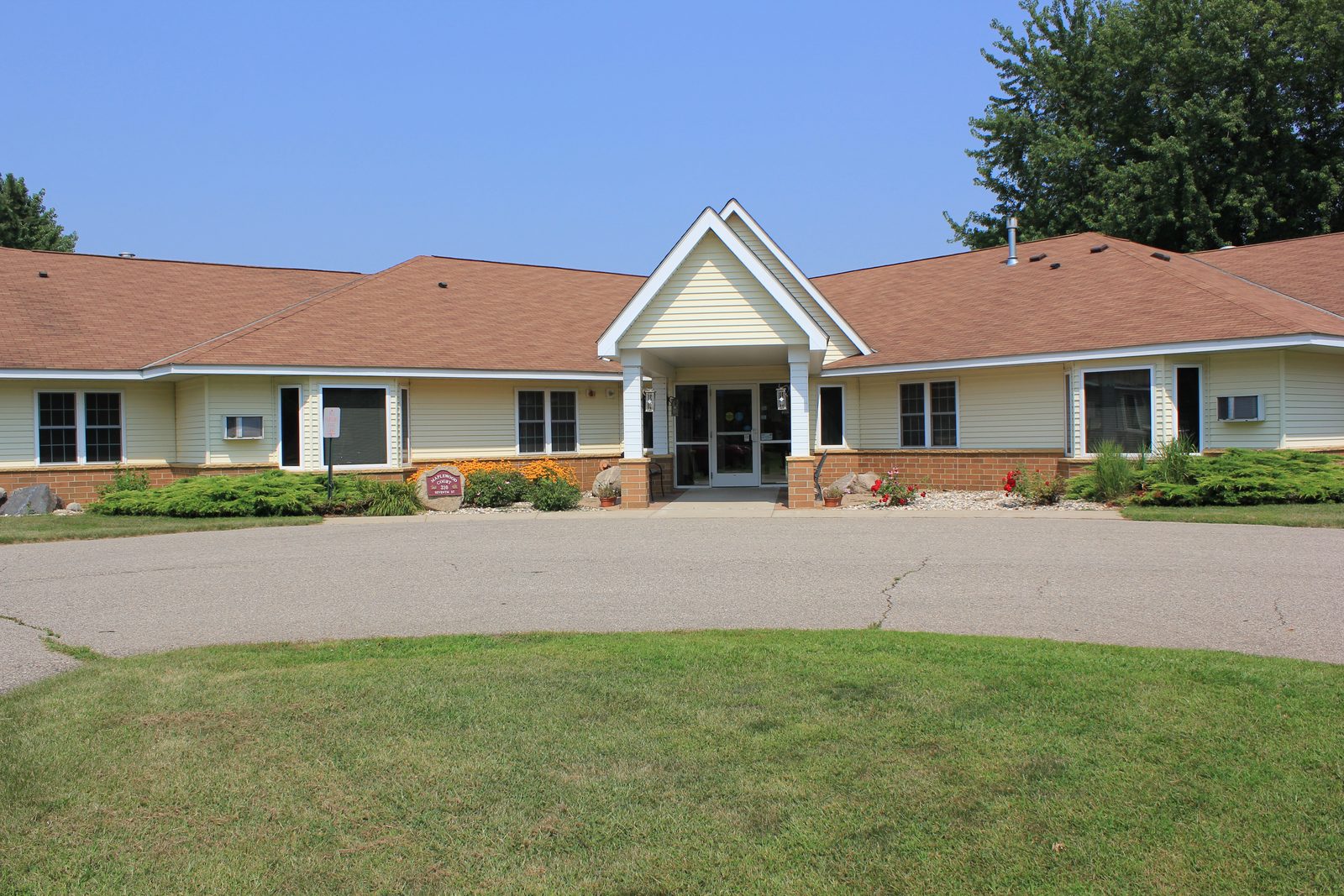 Maple Lawn Nursing Home photo 4