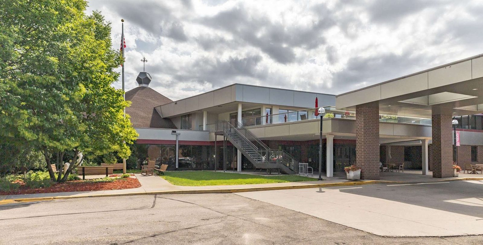 Woodlake Healthcare and Rehabilitation Center photo 2