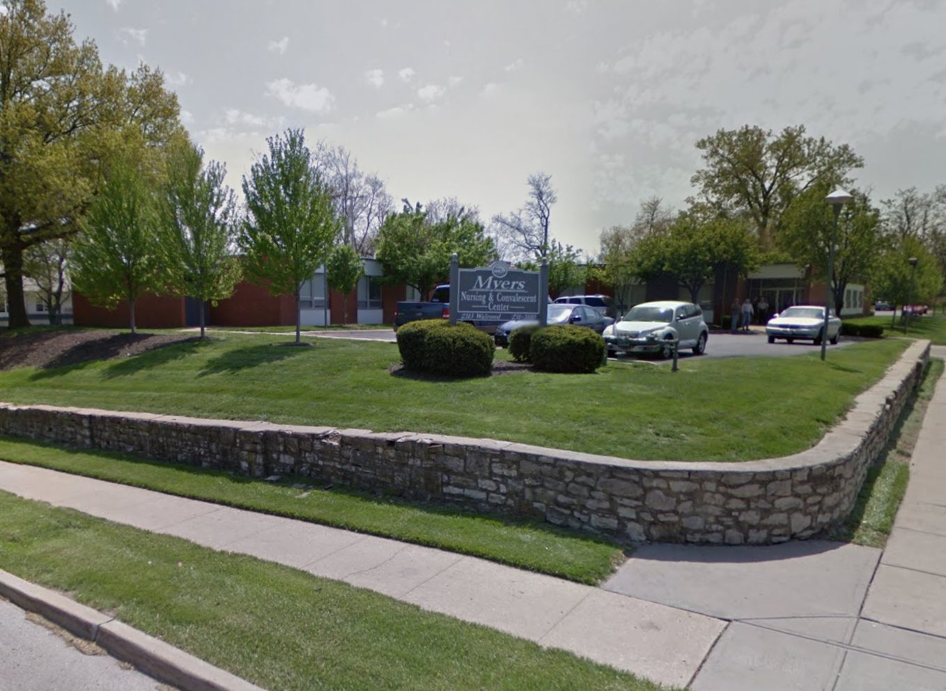 Clara Manor Nursing Home photo 8