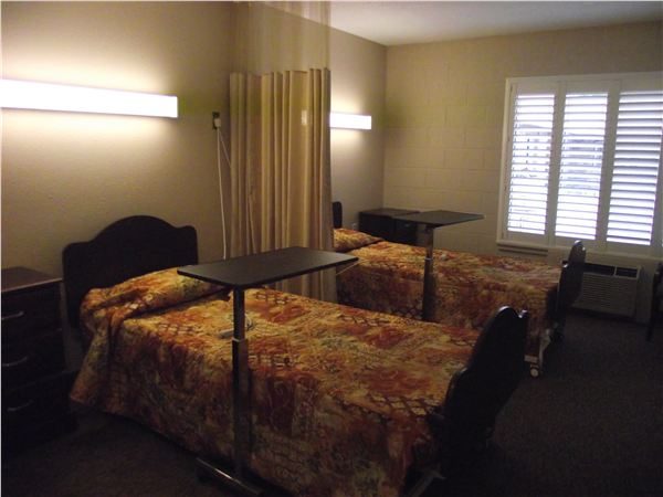 Eldon Nursing & Rehab photo 4