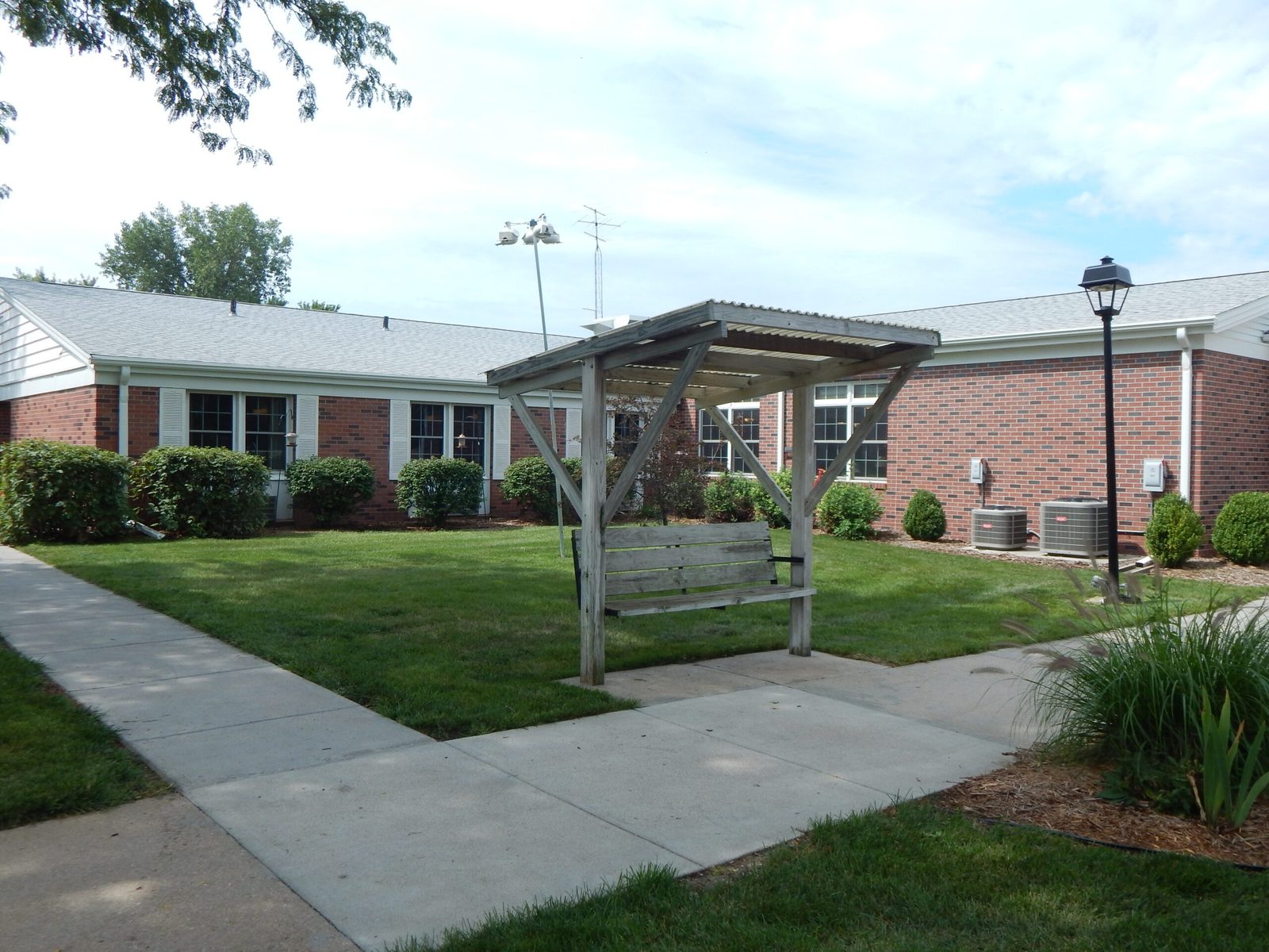 Fairview Manor photo 2
