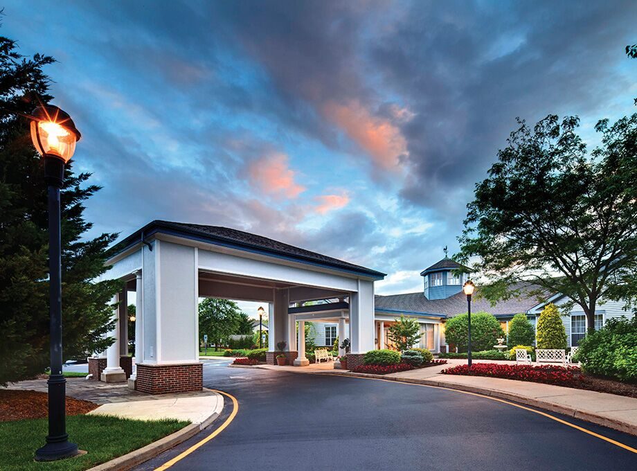 Crestwood Manor photo 1